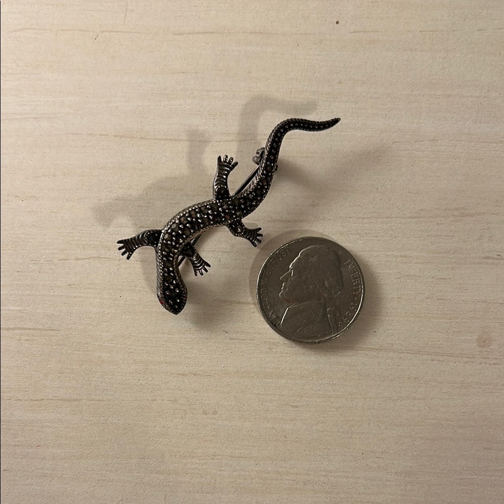 Black Lizard Pin